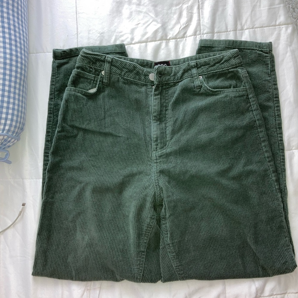 BDG Urban Outfitters mom high waisted size 30 green corduroy pants comfy